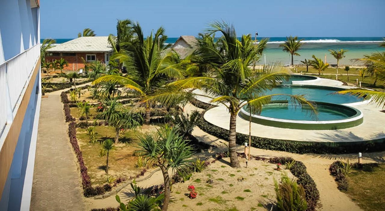 Turtle Beach Hotel Ujunggenteng Kamer foto