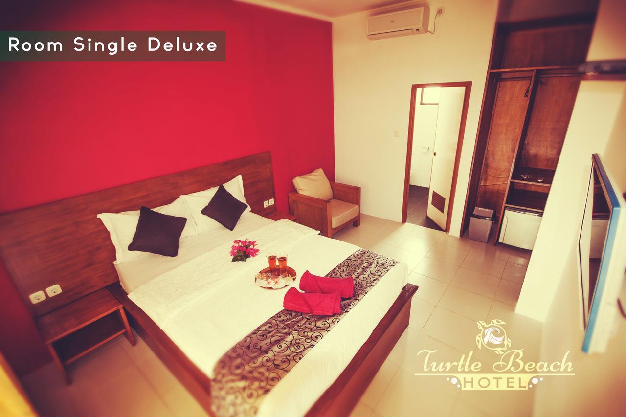 Turtle Beach Hotel Ujunggenteng Buitenkant foto