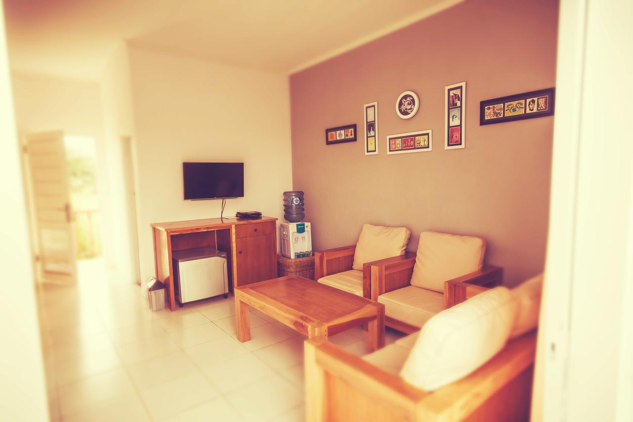 Turtle Beach Hotel Ujunggenteng Buitenkant foto
